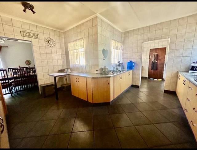 3 BEDROOM HOUSE FOR SALE IN FLORA GARDENS